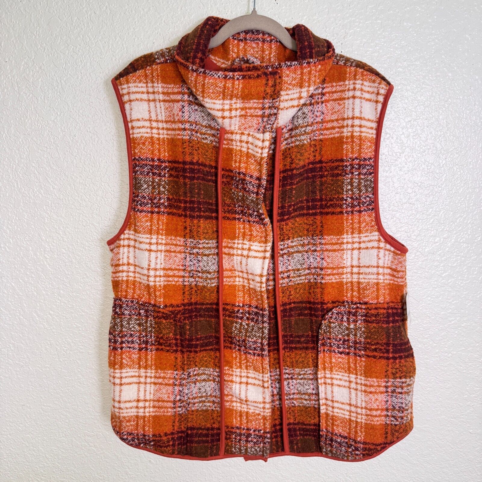 Free People Wrapped Up Blanket Vest Womens Medium Plaid Jacket Cozy Boho New M